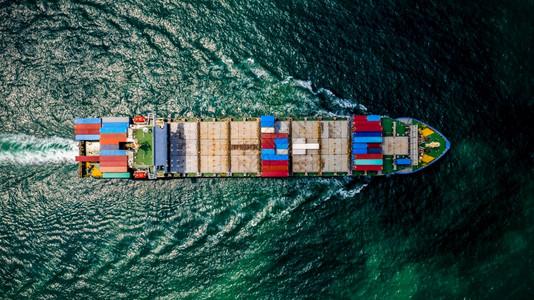 海运集装箱货物流进出口业务和工服国际商贸易运输集装箱货船在公海集